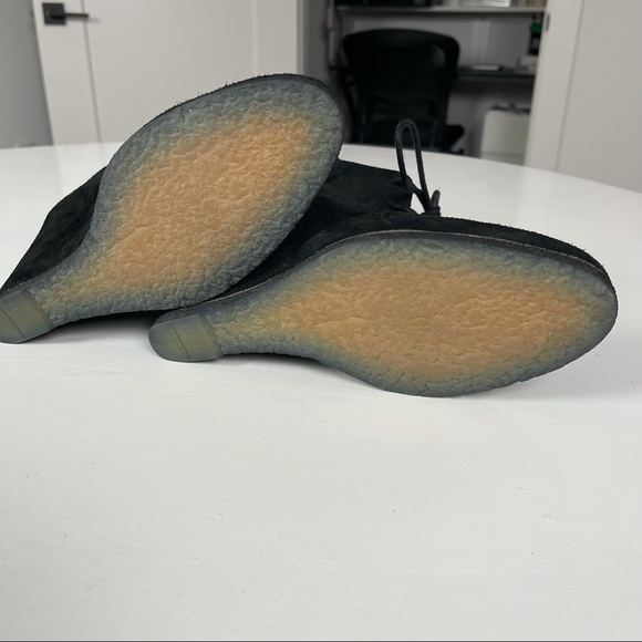 STUART WEITZMAN - Picture 5 of 6